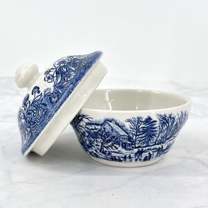 Churchill Currier & Ives Blue White Sugar Bowl w/ Lid Made in England